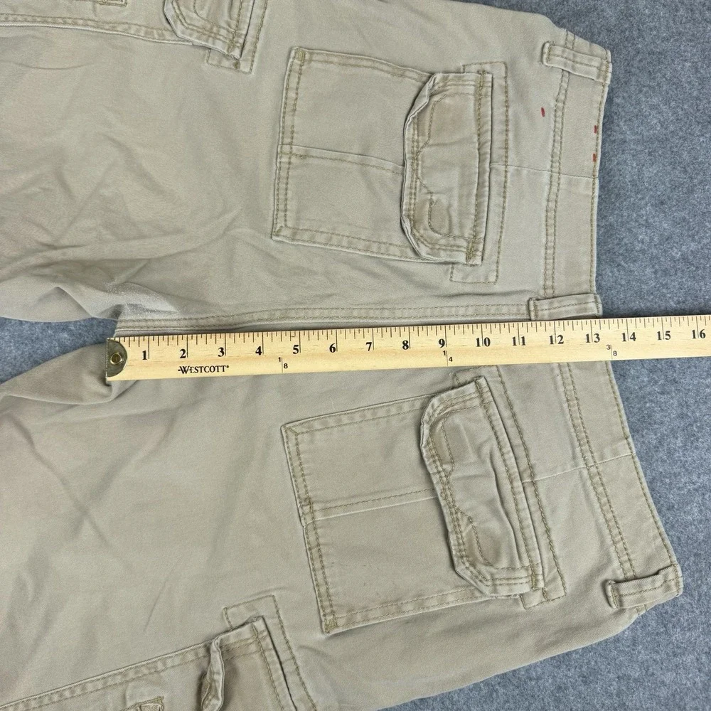 UNIONBAY Men's Survivor Cargo Shorts Khaki Size 32 Tan Hiking Cotton Utility
